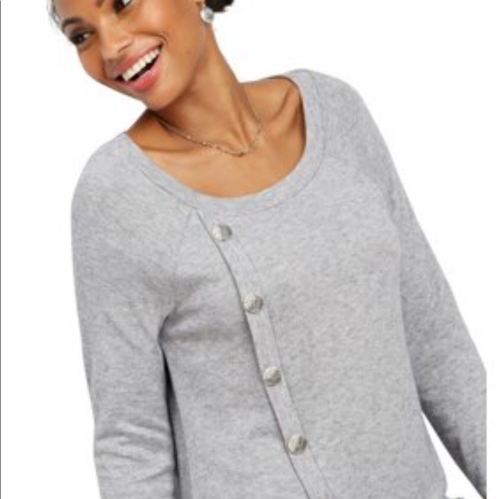 Maurice’s Side Button Top